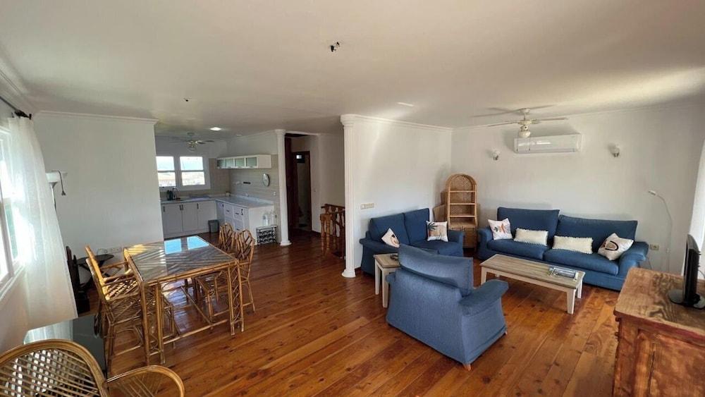 Villa Mira by Ertem Homes