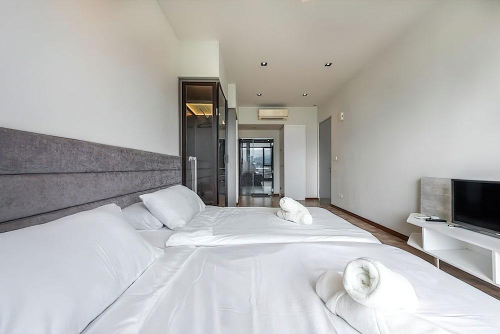 Expressionz Suites by Emily in Town