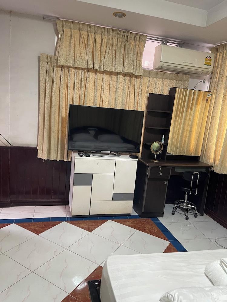 Home rama4 near bts thong lor