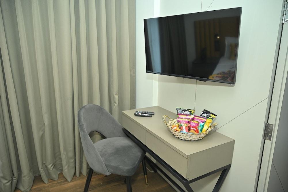 Urvi Banquets & Guest House