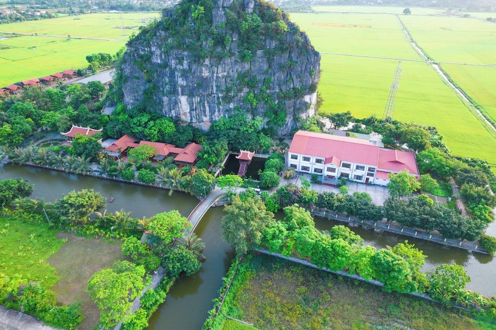 Golden Mountain Hostel