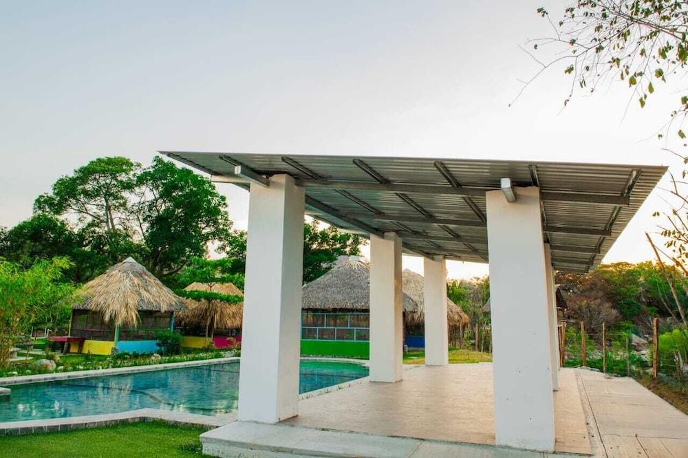 Hotel y Ecoturicentro La Vega