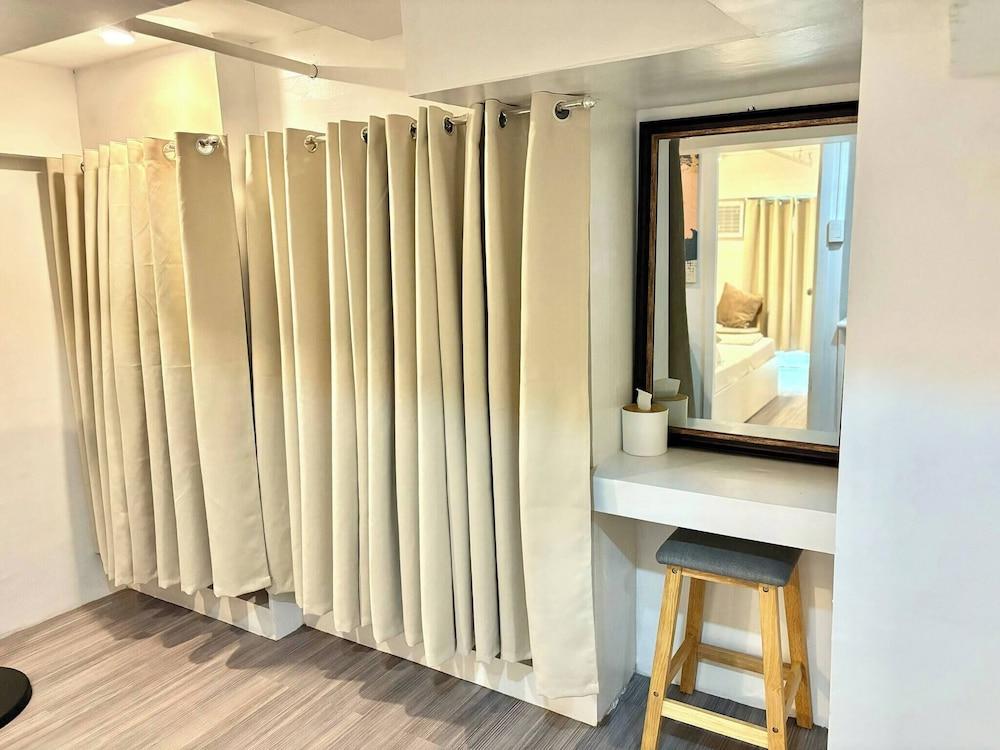 Budget Loft-type Condo in Uptown CDO
