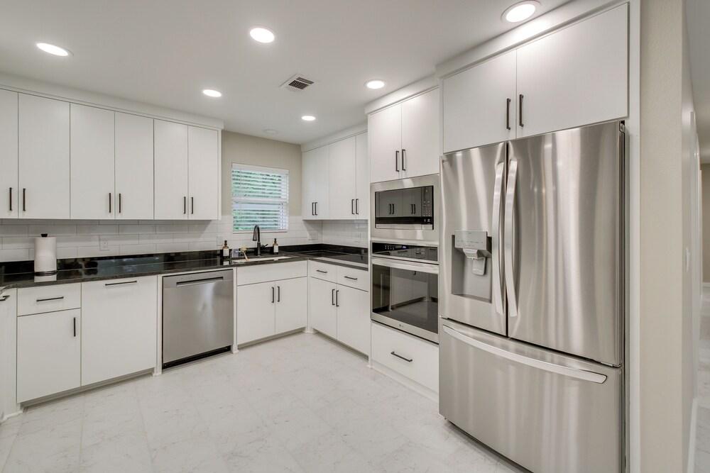 6 Mi to Dtwn: Hot Springs Abode w/ Yard!