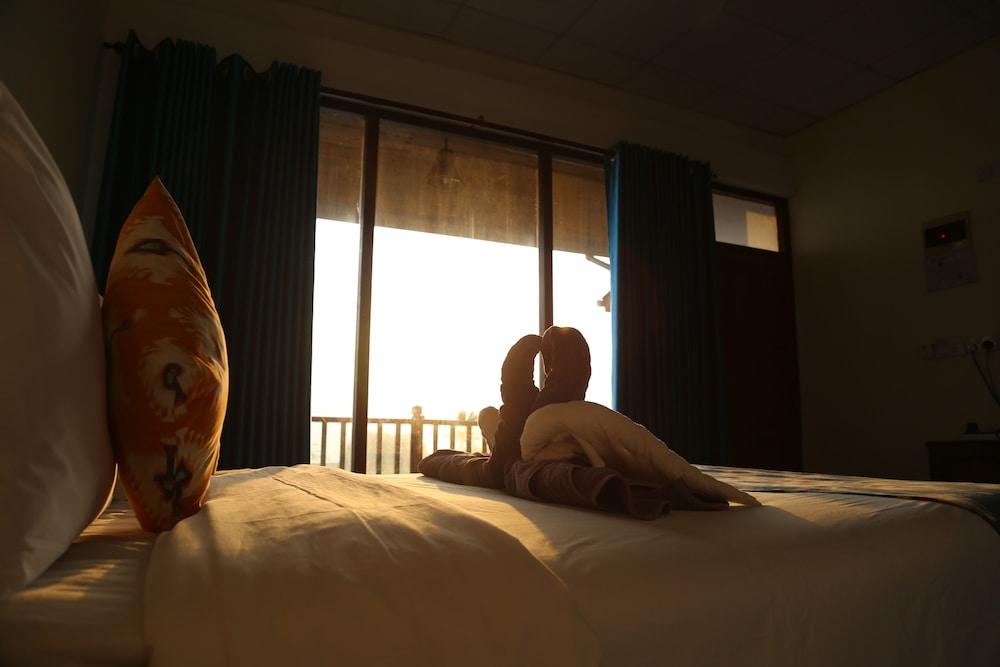 Calypso Sunset Beach Hotel