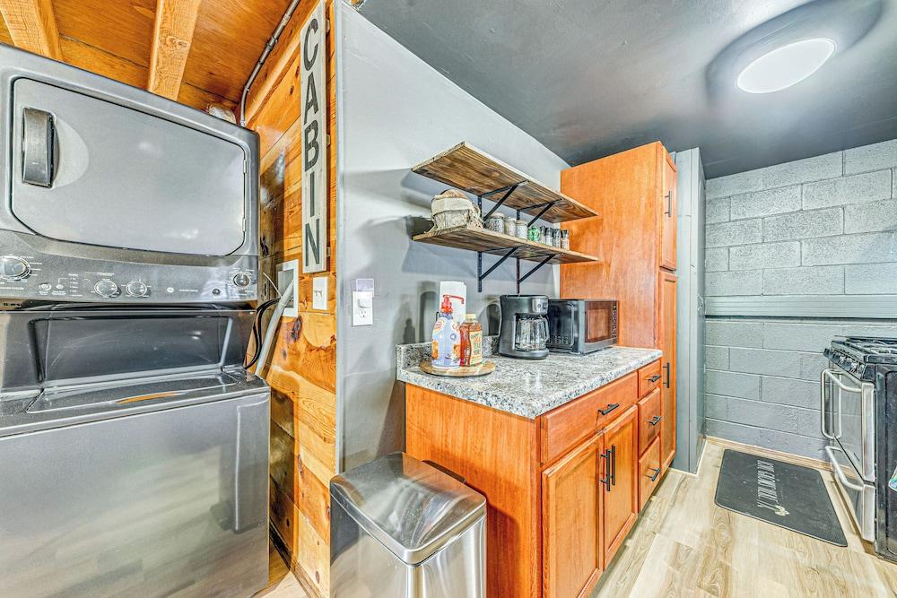 < 1 Mi to Grindstone Lake: Cabin w/ Large Yard!