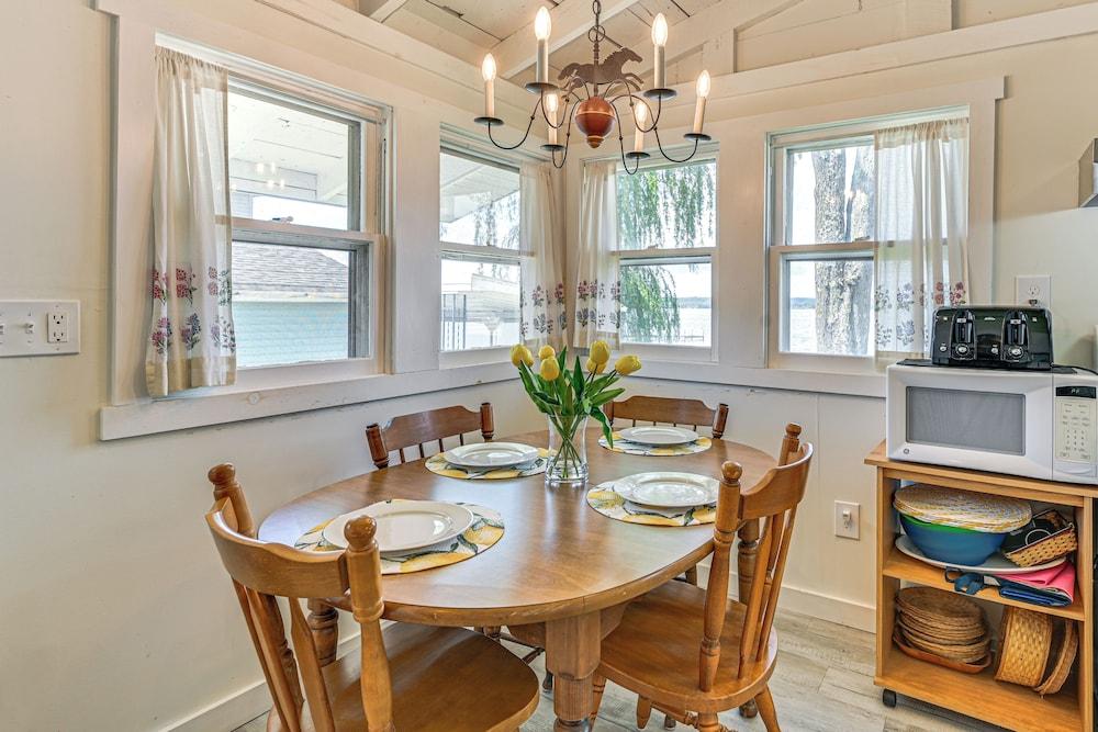 Dock + Kayak: Lakefront Gem on Saratoga Lake