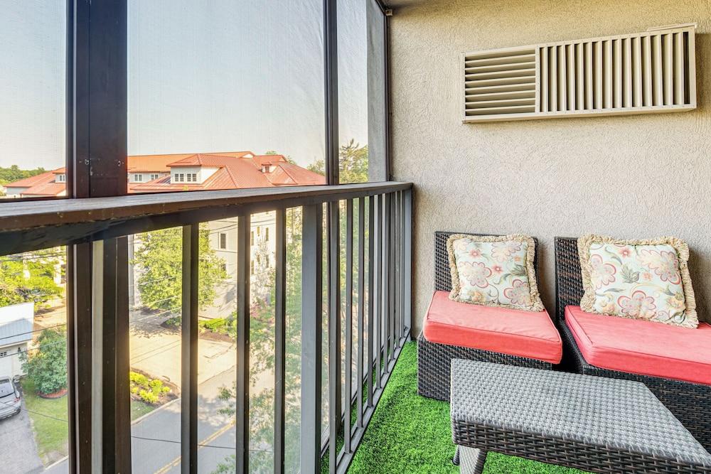 1 Mi to Millyard District: Unit w/ Furnished Porch