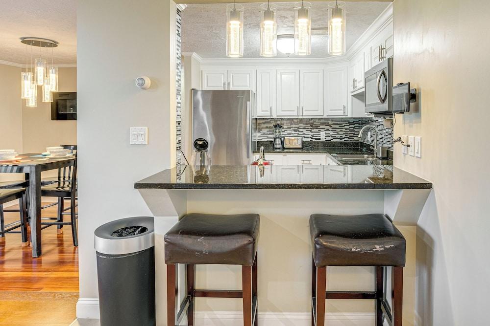 1 Mi to Millyard District: Unit w/ Furnished Porch