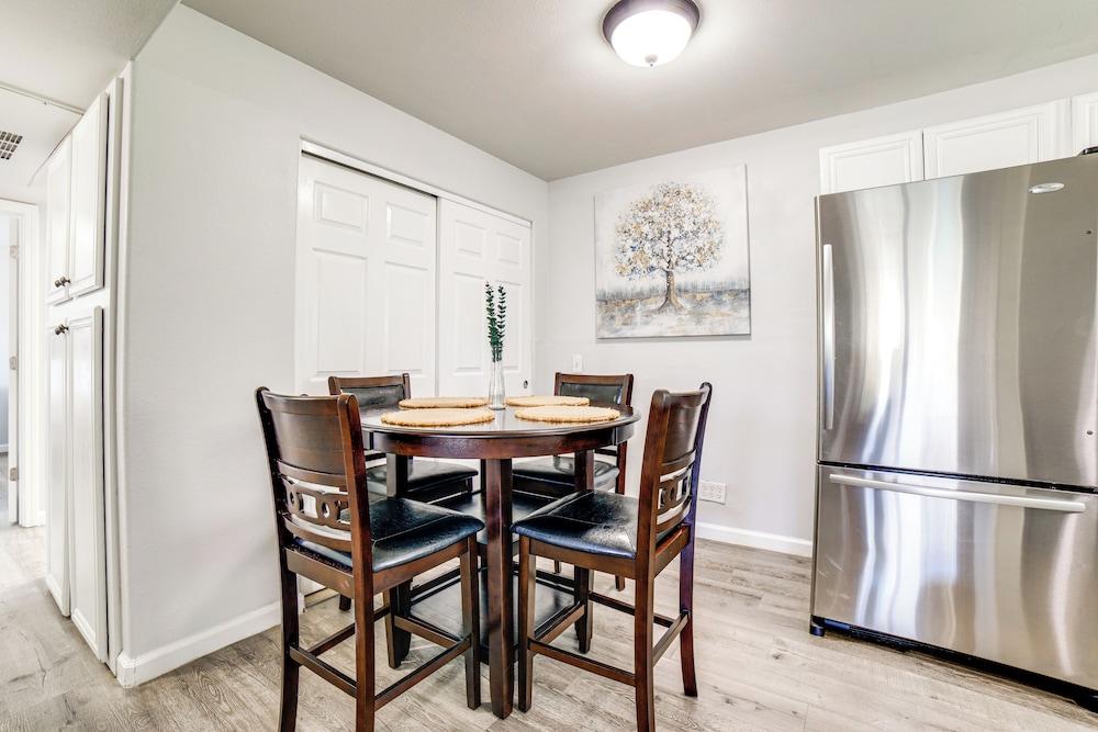 3 Mi to Dtwn: Gated Condo w/ Patio in Reno!