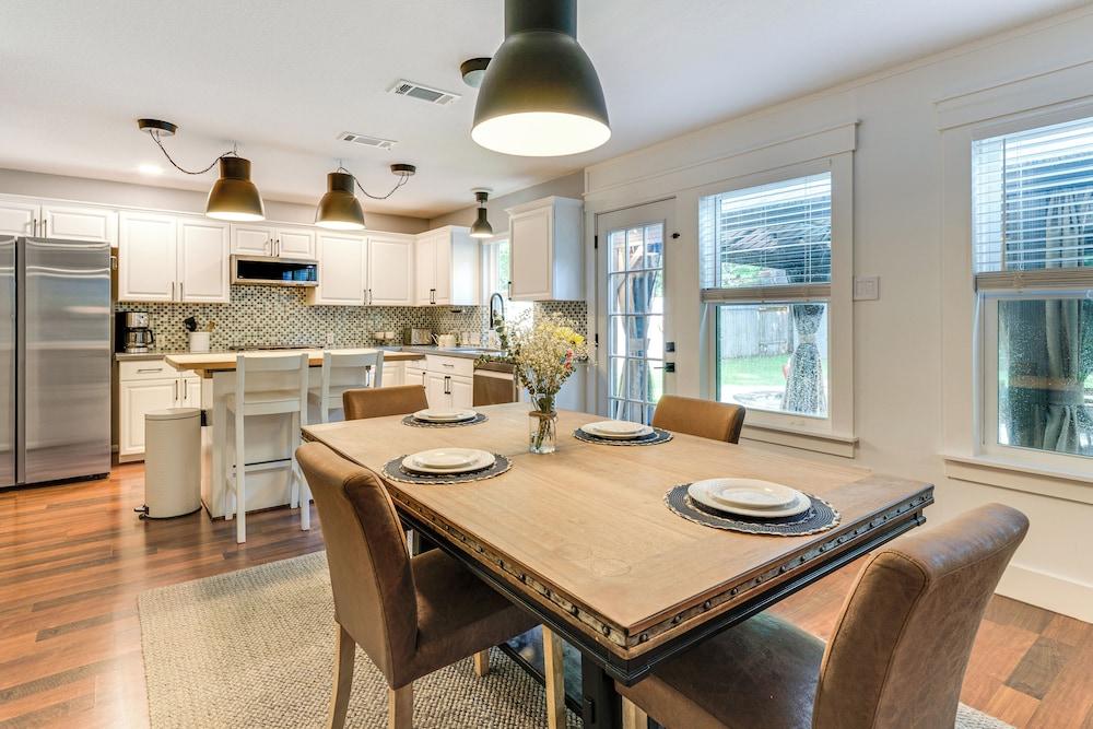 6 Mi to Northshore Park: Family Home w/ Pool!