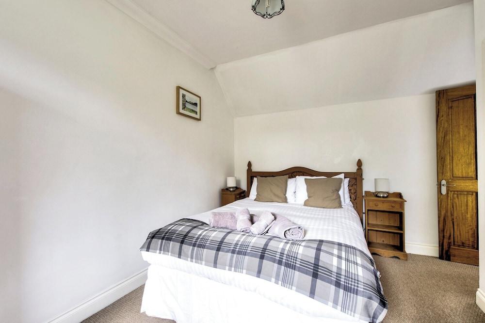 Spacious Argyll Farmhouse in an Idyllic Setting