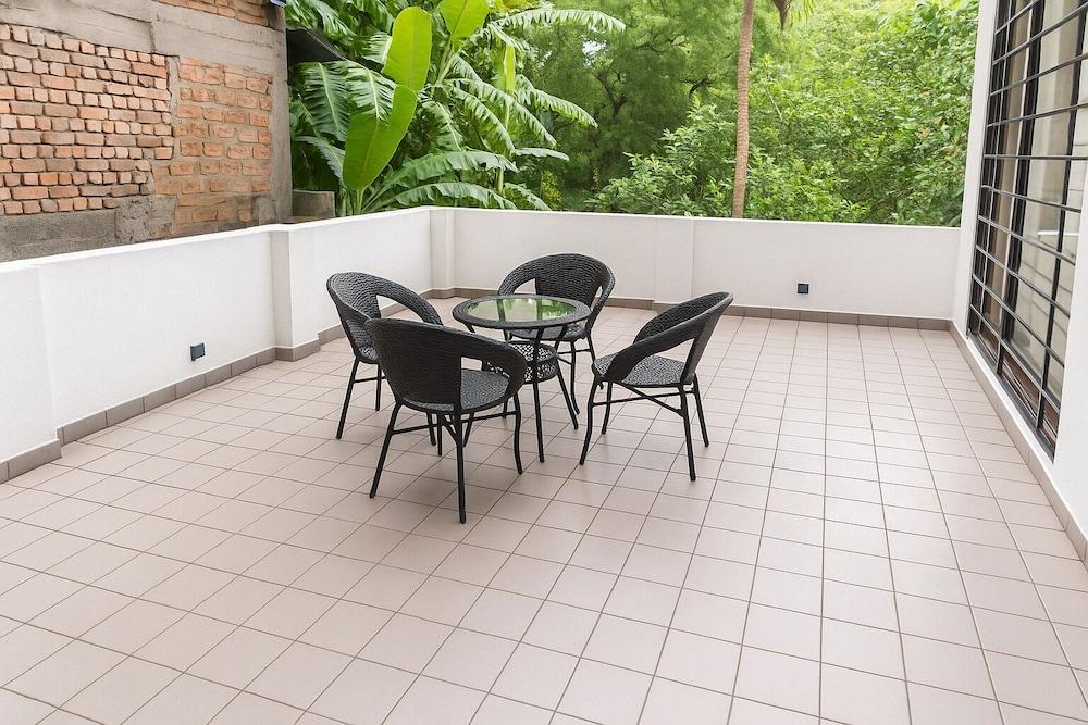 Elan Royale by Jadecaps