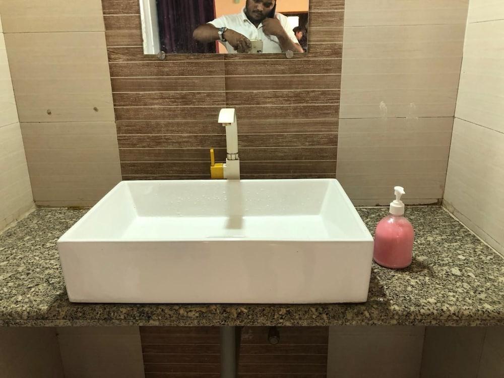 The Paradise Retreat