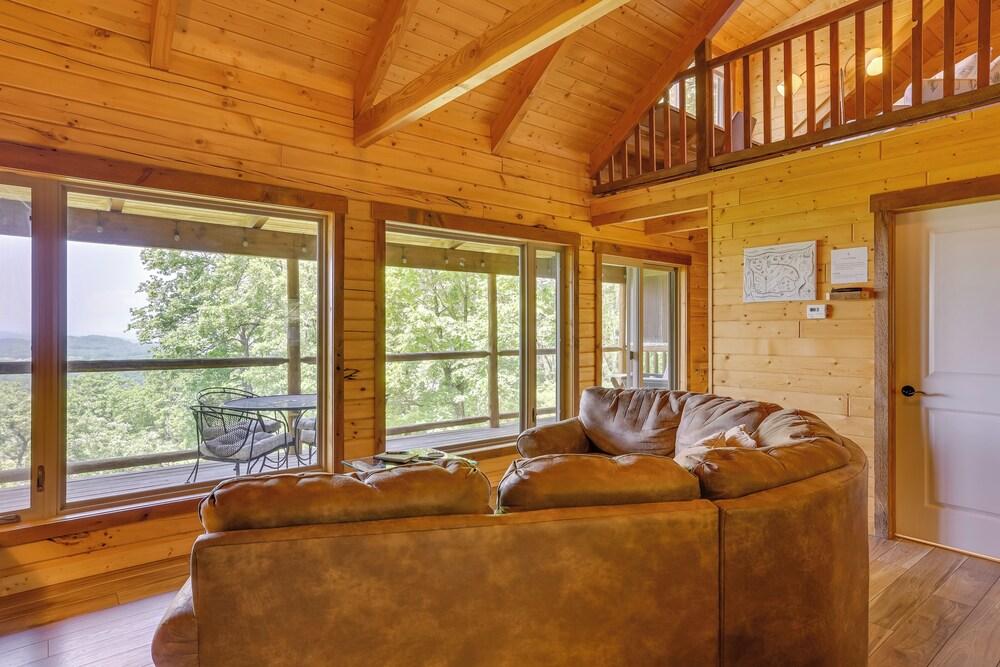 'moss Hill' Haven Near Trails in Mindoro