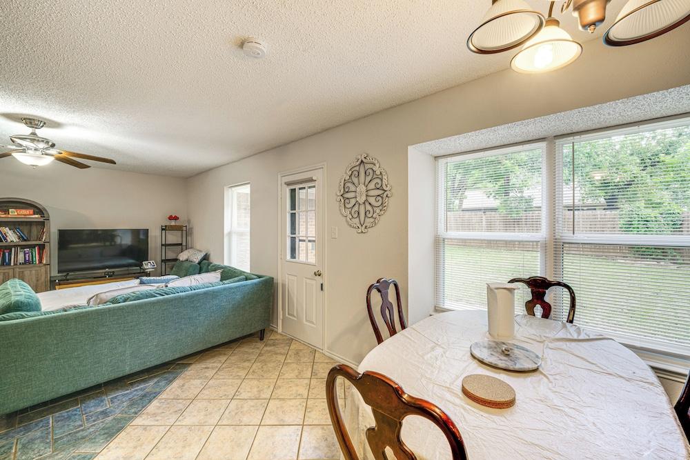 1 Mi to Denton Square: Family Home w/ Fenced Yard!