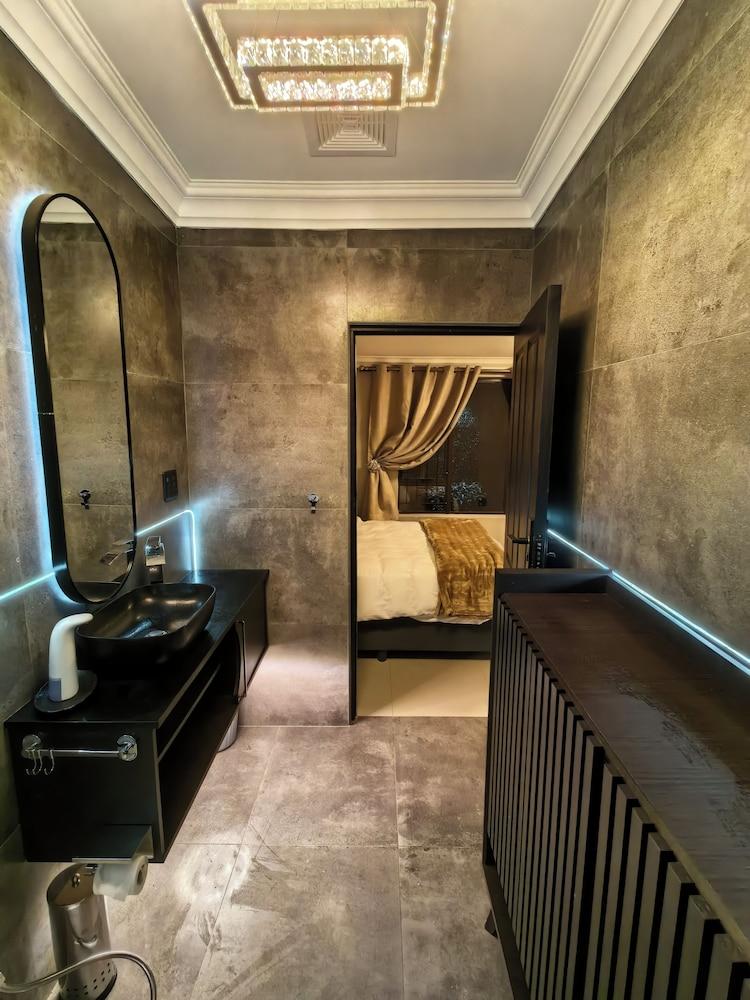 Bryanston Palms Accommodation