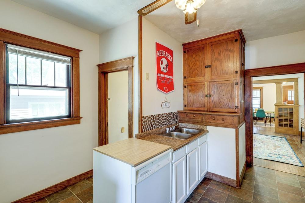 1 Mi to Unl: Group Getaway w/ Game Area