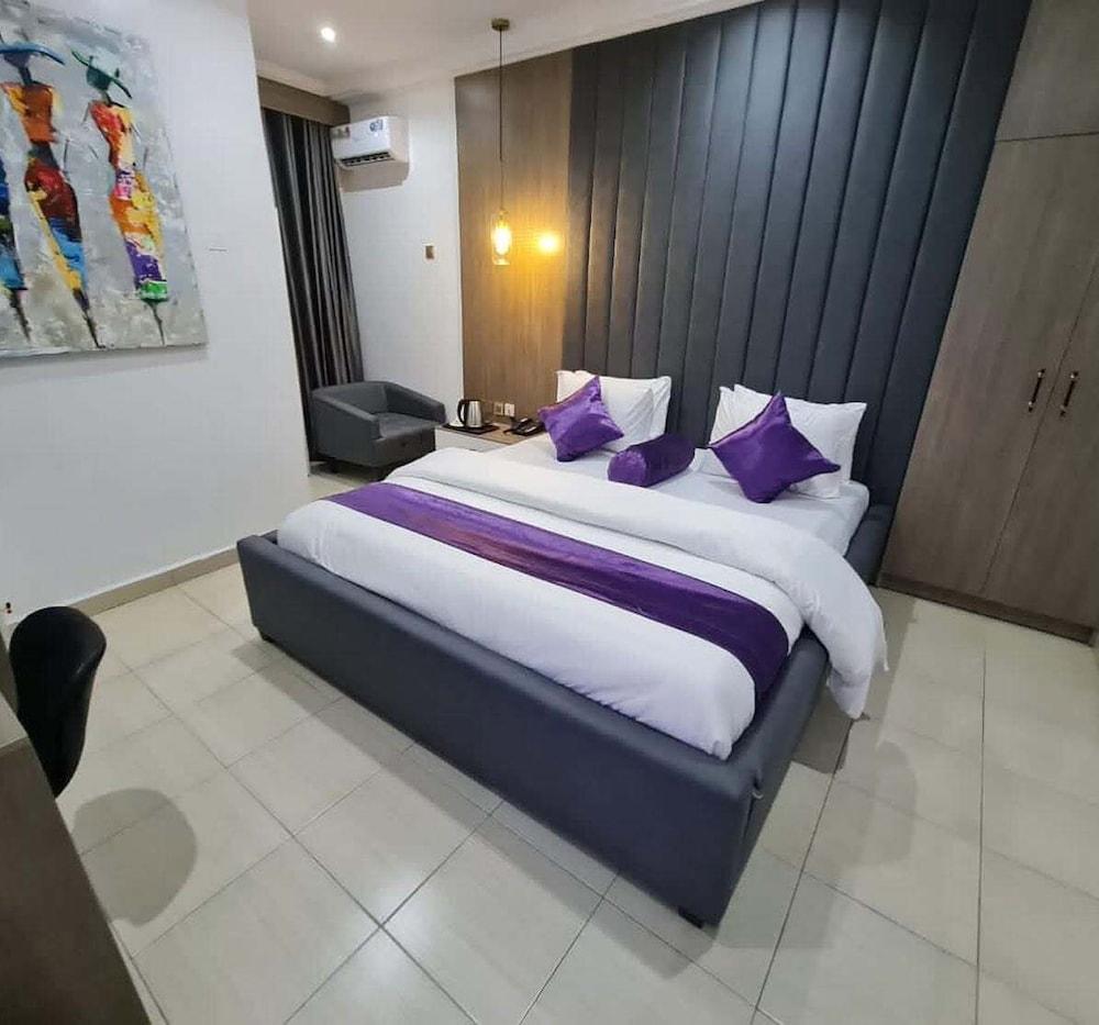 Whitehill Luxury Hotel