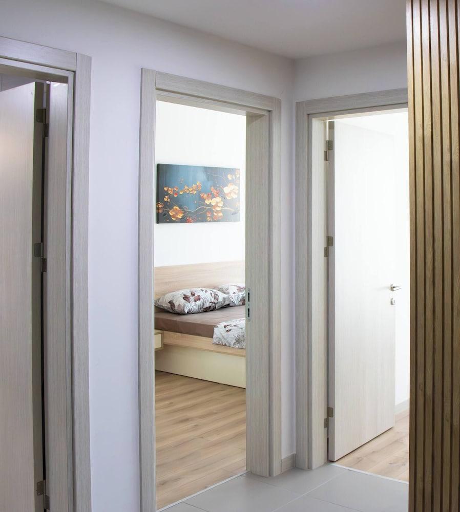 Luxury two Bedroom Condo & Pool, 3rd Floor