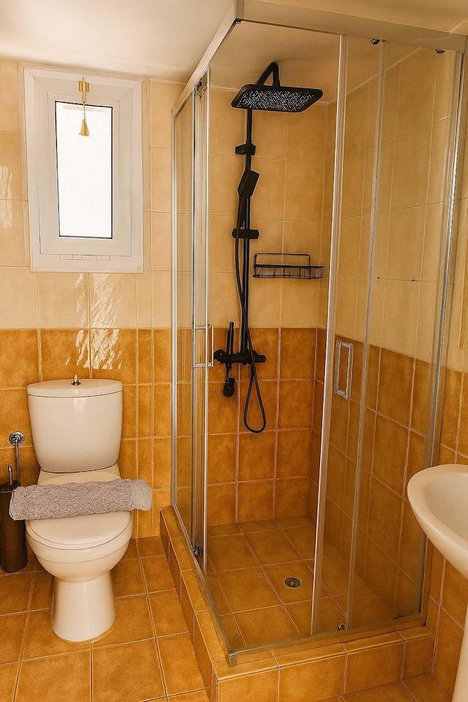 Beachfront Panorama Aprtmnt - Kythira Seafront Gem