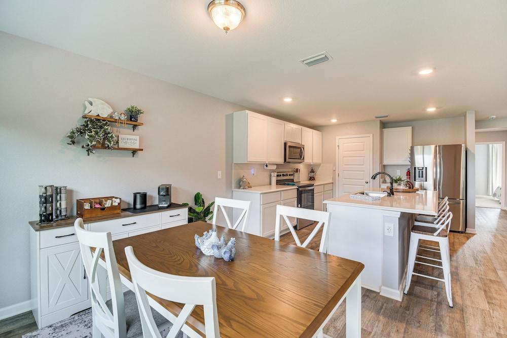 Home 12 Mi to Gulf Shores Beach & Boardwalk!