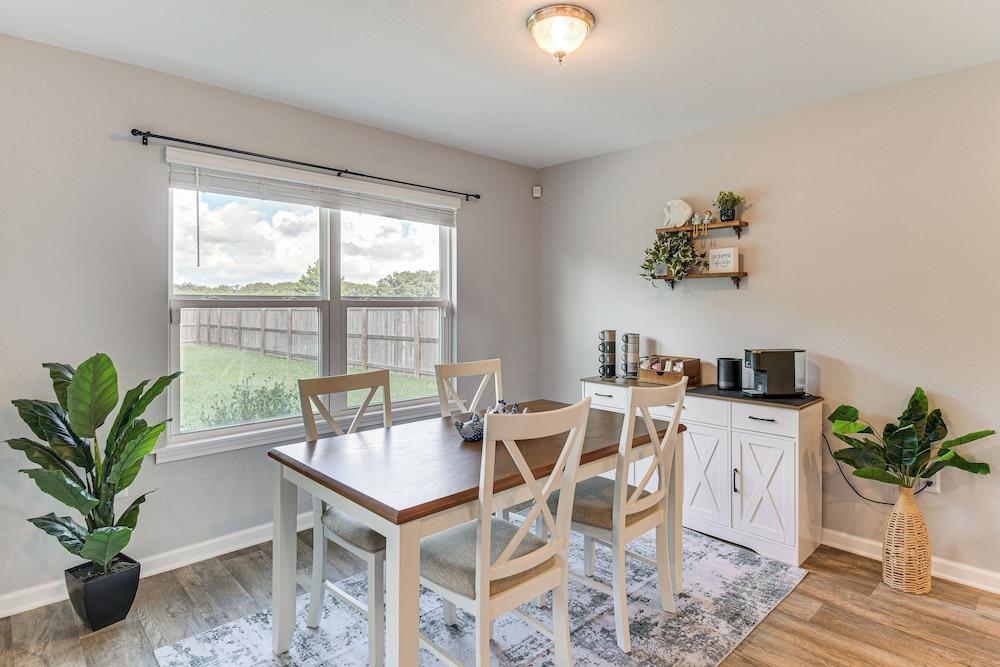 Home 12 Mi to Gulf Shores Beach & Boardwalk!