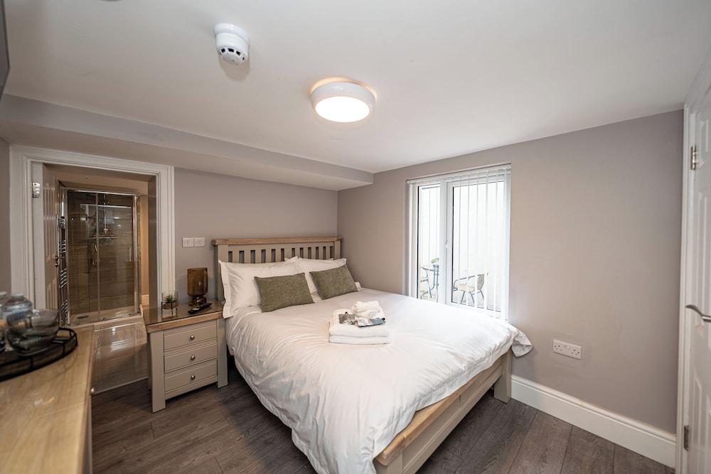 The Ivy House on Clarendon