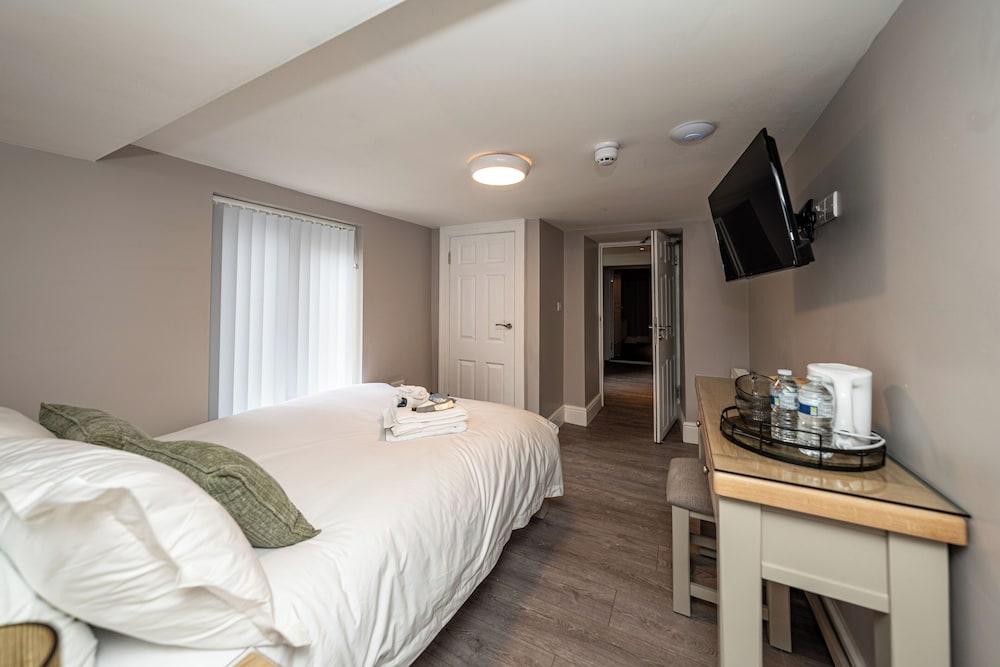 The Ivy House on Clarendon