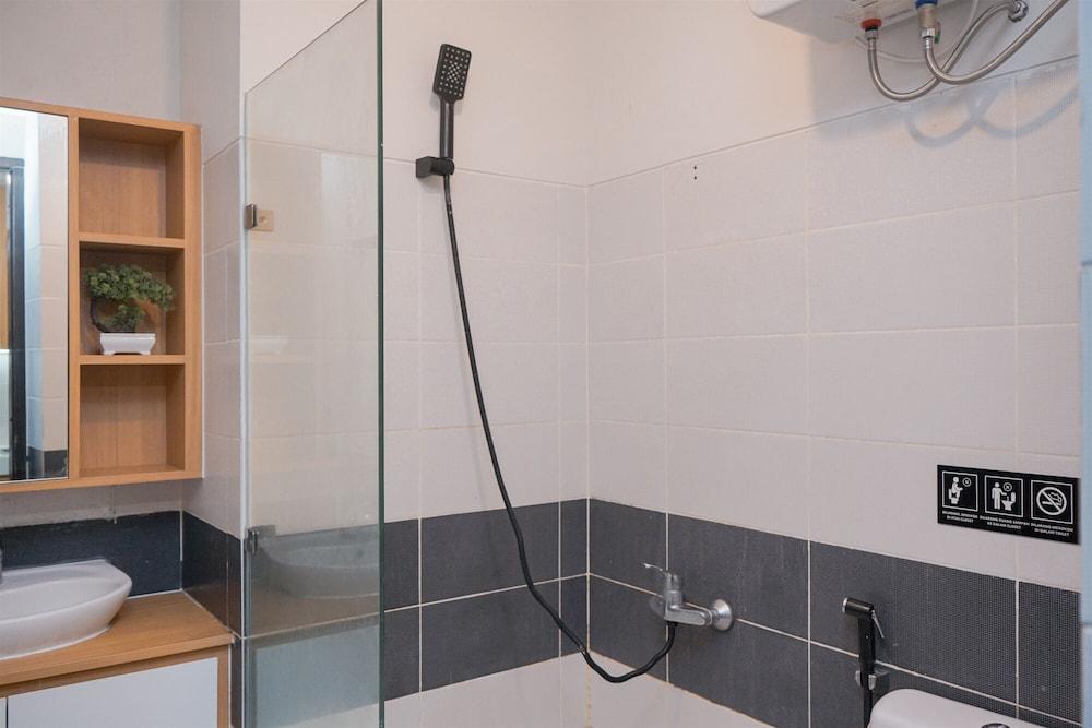 Cozy Living 1Br Apartment With Extra Room At Scientia Residence