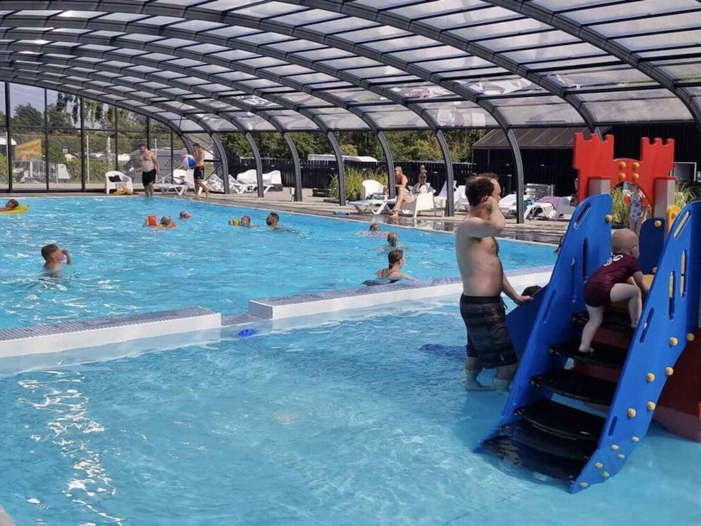 6 Person Holiday Park Home in Malling