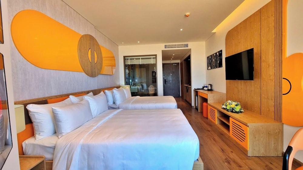 Apec Mandala Wyndham - Skyline Hotel