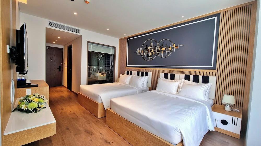 Apec Mandala Wyndham - Skyline Hotel