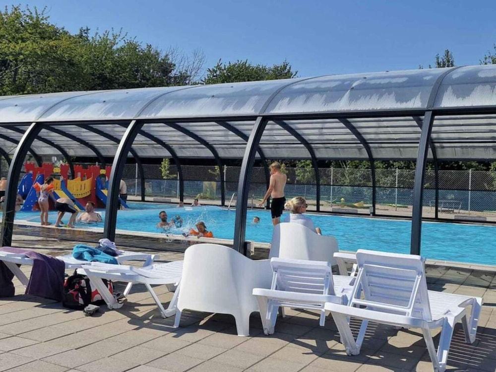 6 Person Holiday Park Home in Malling