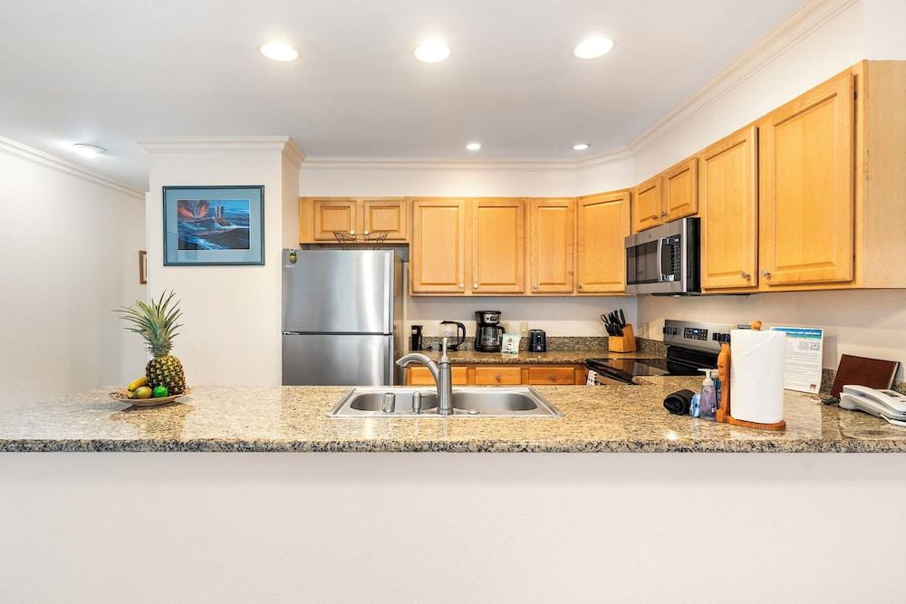 Ocean View - Pool & BBQ Area - Vrkcv