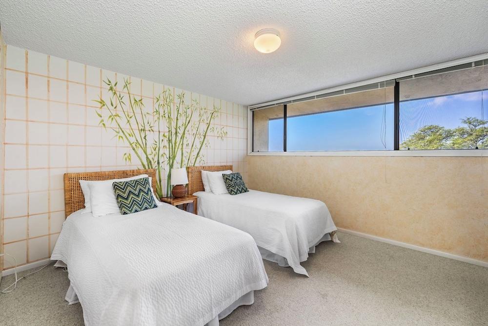 2 Bedrooms + Loft - Sleeps 6 - Ocean & Golf Views - Lanai - Vrkcv