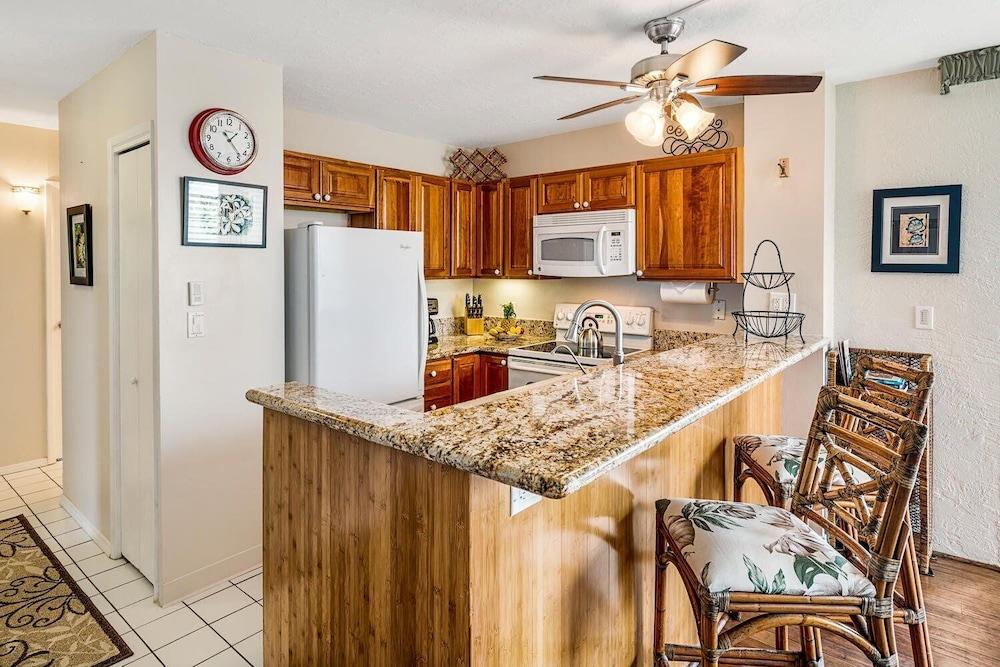 Beautiful Ocean Views - Top Floor - Concierge Included - Vrkcv