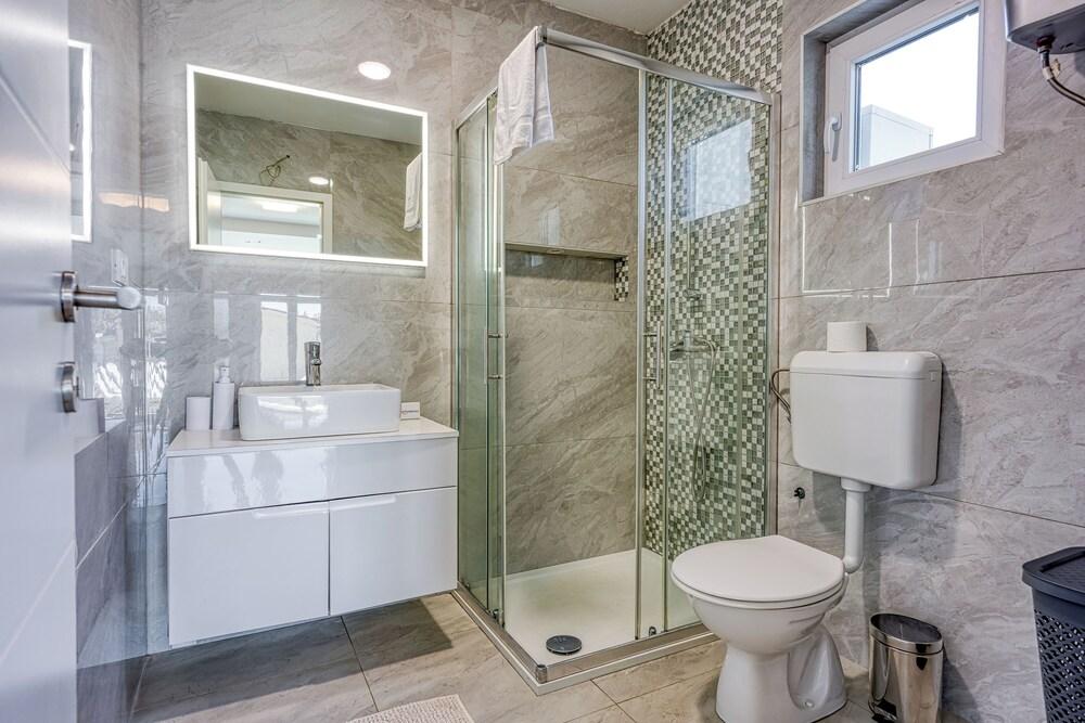 Cozy Holiday Home With Pool