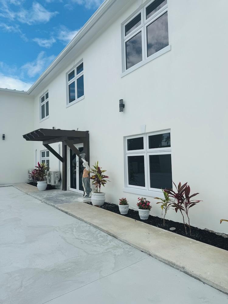 Bella Signature Suites