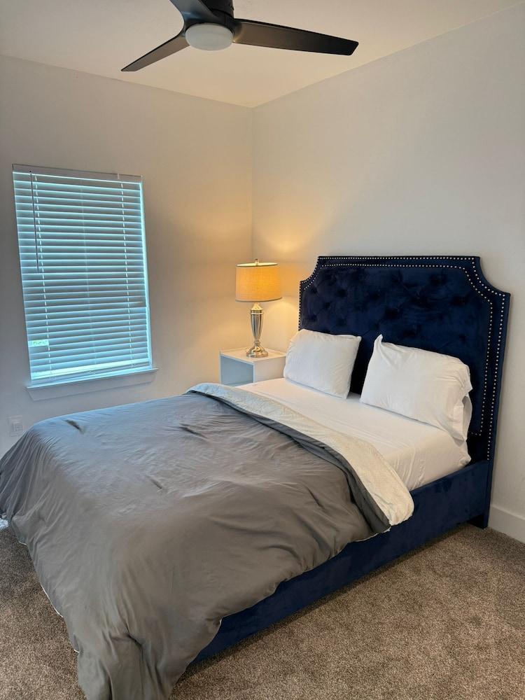 Luxury 3BR for Families Nurses and Group