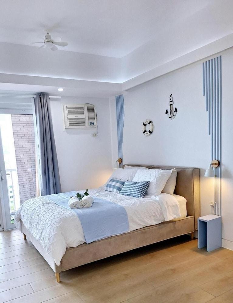 Luxury Coastal, Grand Canal View