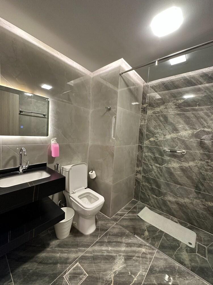 Charming Amman Apartment With Modern Ameniti