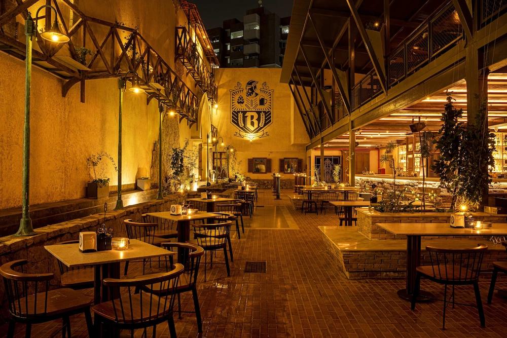 The Quarters Business Hotel