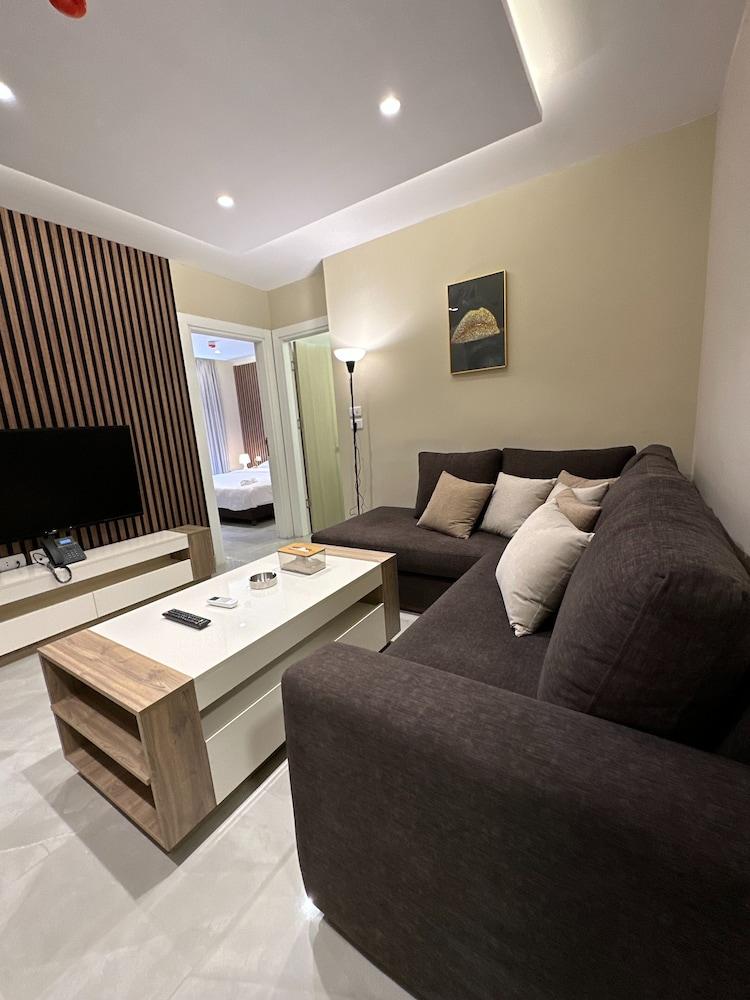 Charming Amman Apartment With Terrace and Garde