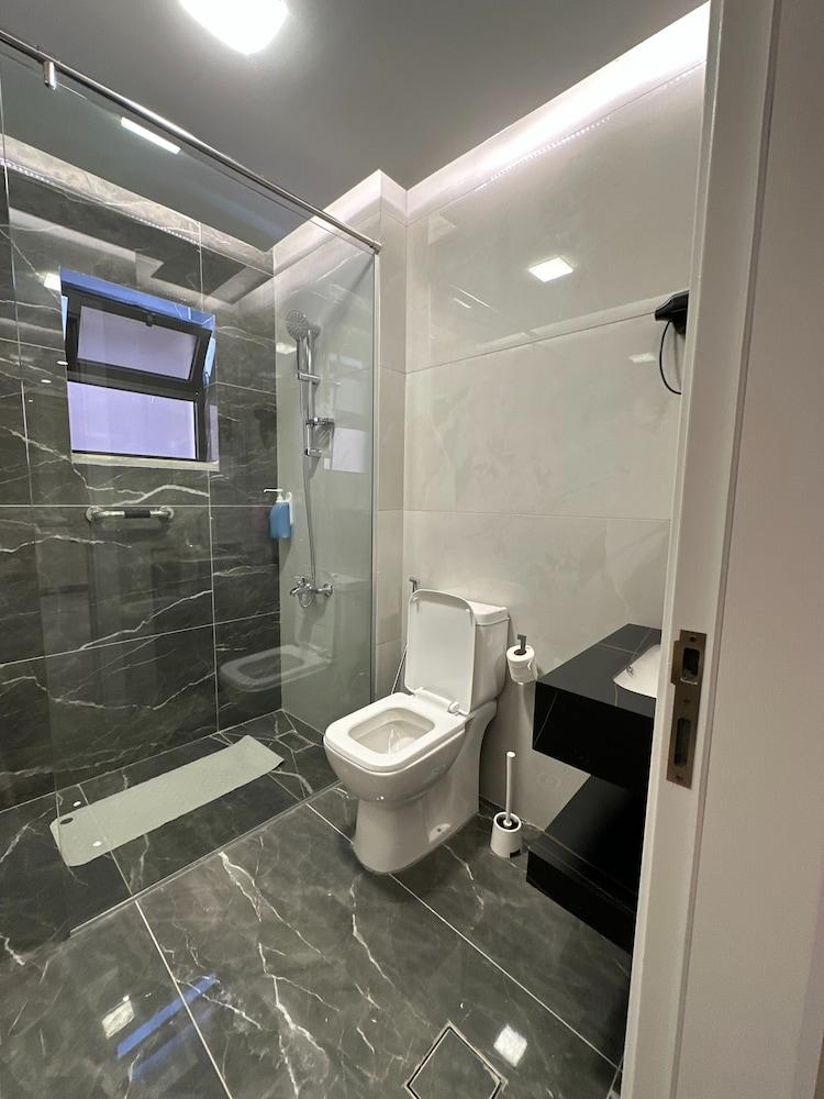 Charming Amman Apartment With Terrace and Garde