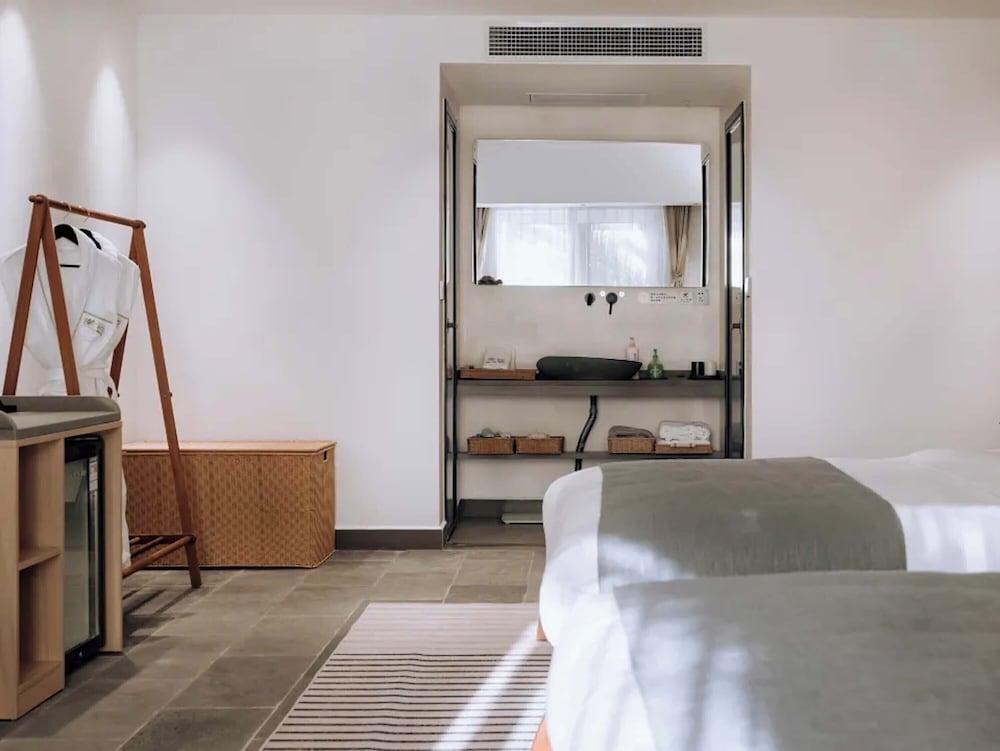 Tengchong Hot Spring Family Resort