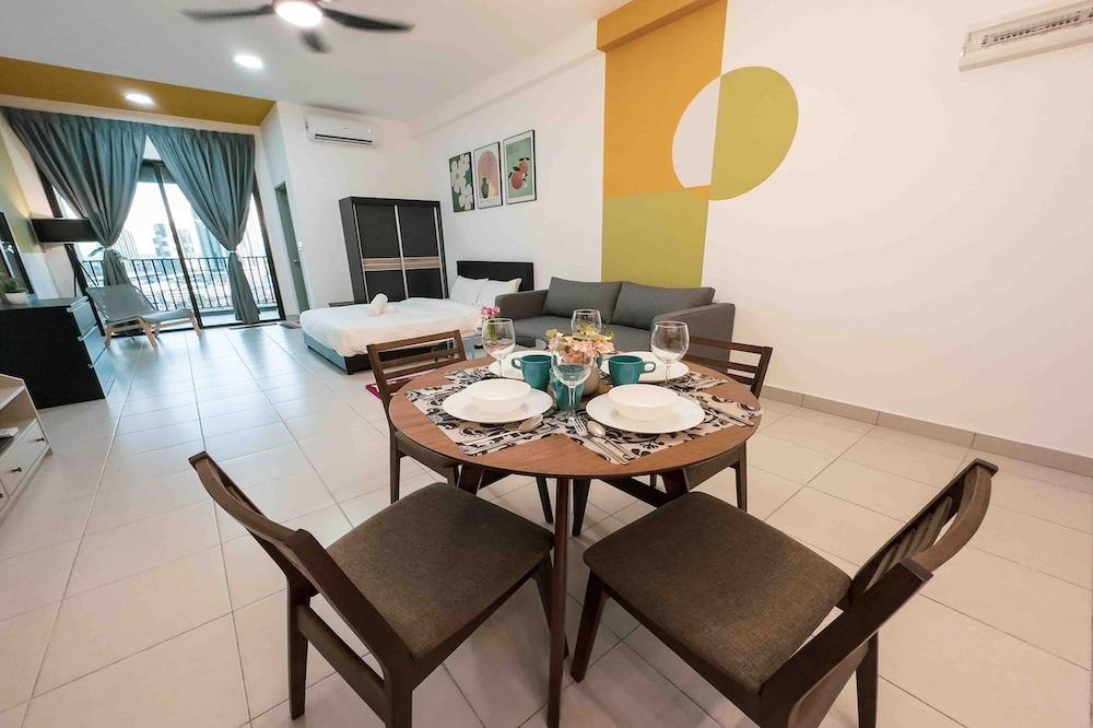 Netizen Cheras Residence by Emily in Town