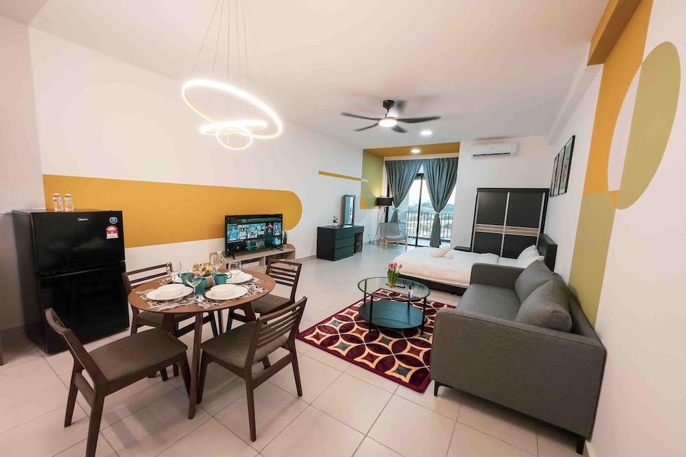 Netizen Cheras Residence by Emily in Town