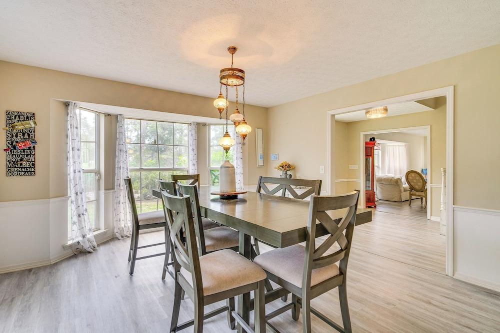 Private Pool & Yard: Family Retreat in Cape Coral