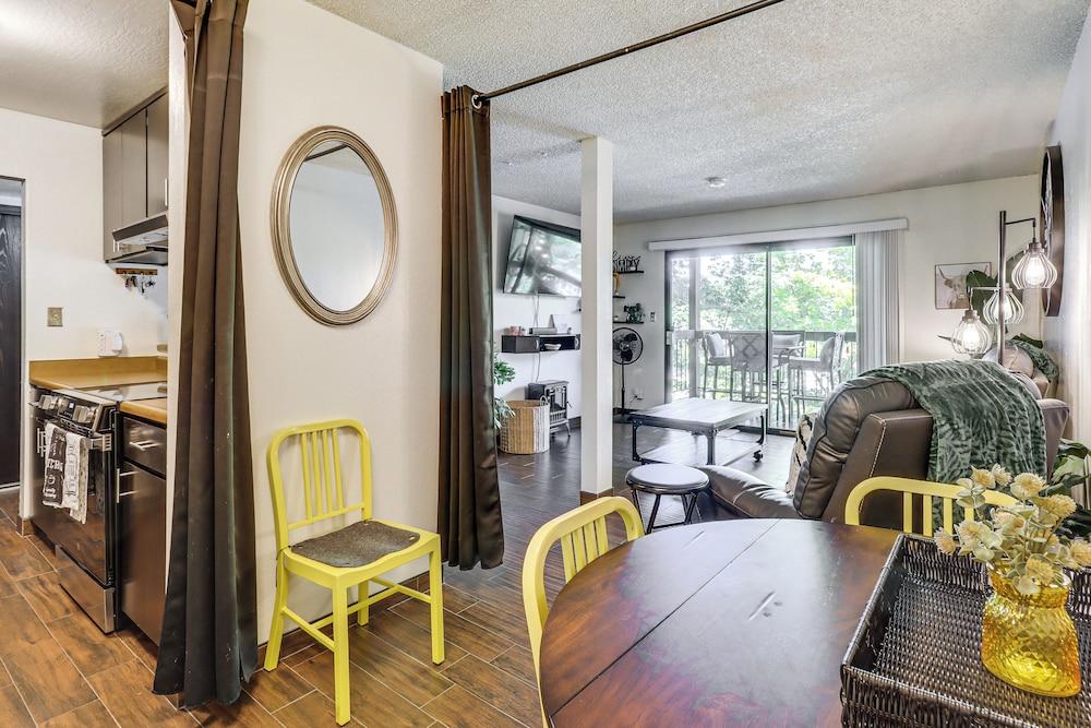 Walk to Virginia Lake: Reno Condo w/ Balcony!